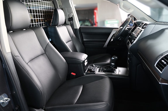 Toyota Land Cruiser 29 of 30