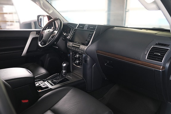 Toyota Land Cruiser 28 of 30