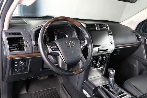 Toyota Land Cruiser 11 of 30
