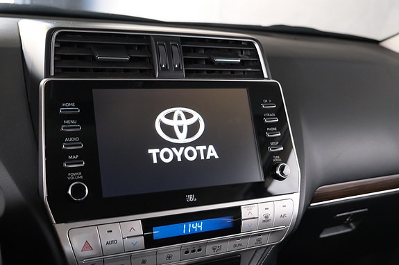 Toyota Land Cruiser 14 of 30