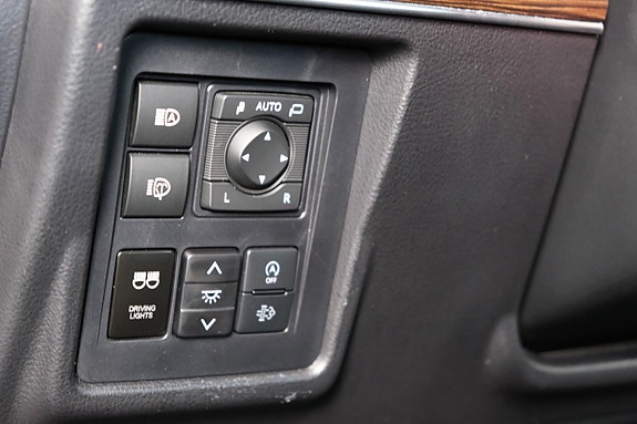 Toyota Land Cruiser 24 of 30