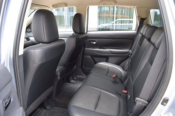 Mitsubishi Outlander 24 of 26