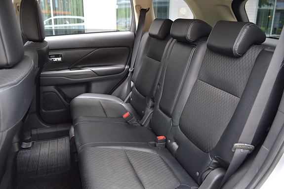 Mitsubishi Outlander 23 of 26