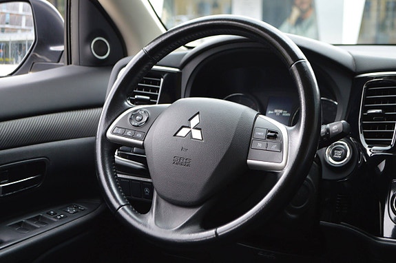 Mitsubishi Outlander 16 of 26