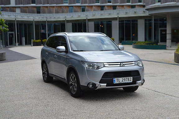 Mitsubishi Outlander 12 of 26