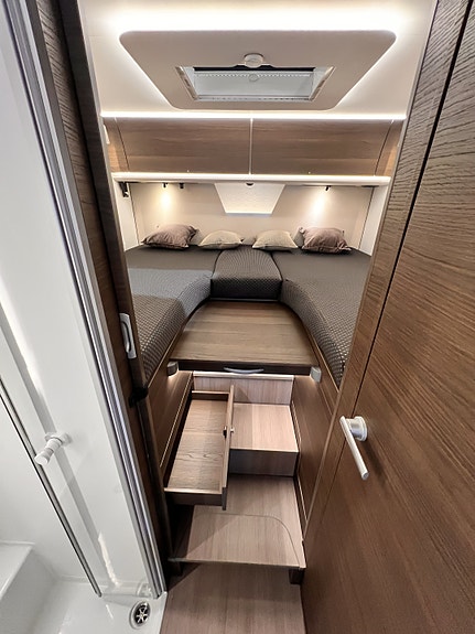 Adria SONIC SUPREME 700 DL - MultiJet3 180HP  44H 28 of 30