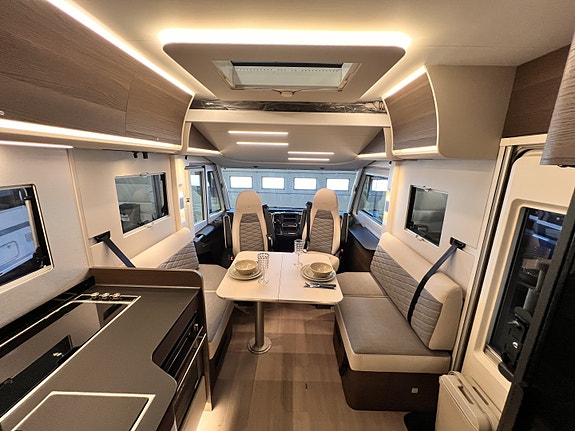 Adria SONIC SUPREME 700 DL - MultiJet3 180HP  44H 10 of 30