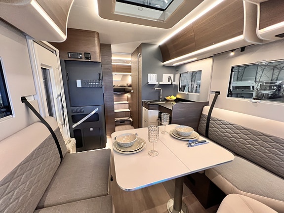 Adria SONIC SUPREME 700 DL - MultiJet3 180HP  44H 13 of 30