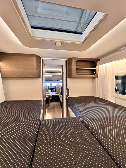 Adria SONIC SUPREME 700 DL - MultiJet3 180HP  44H 25 of 30