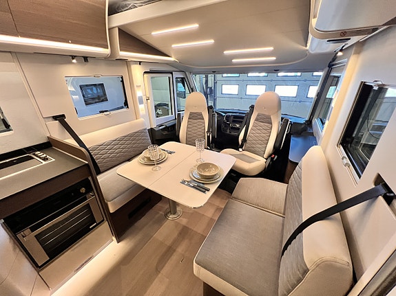 Adria SONIC SUPREME 700 DL - MultiJet3 180HP  44H 9 of 30