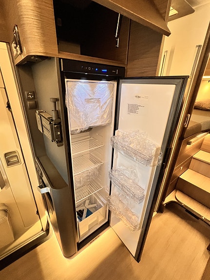 Adria SONIC SUPREME 700 DL - MultiJet3 180HP  44H 18 of 30