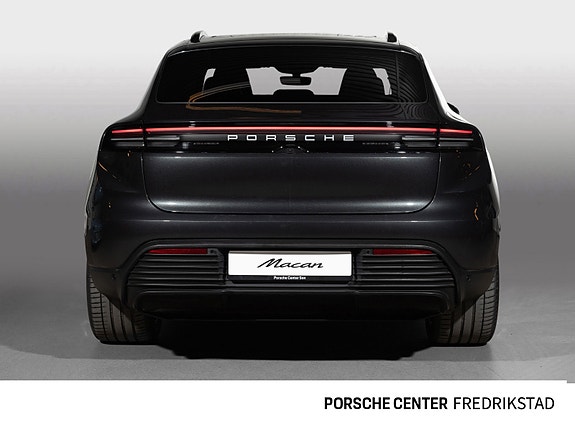 Porsche Macan 12 of 30