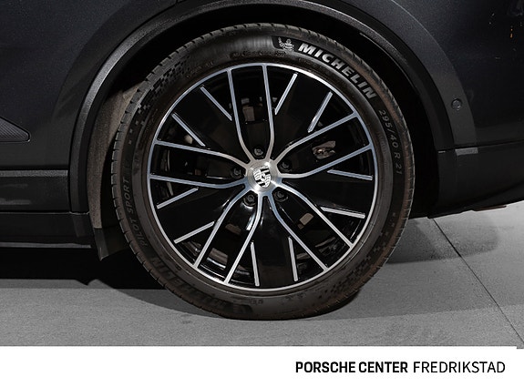 Porsche Macan 15 of 30