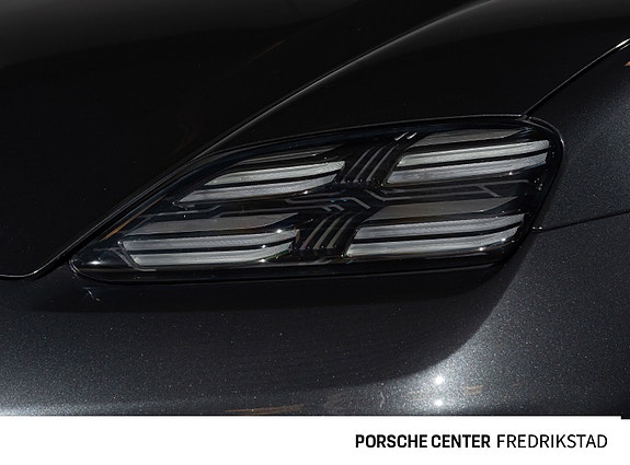 Porsche Macan 7 of 30