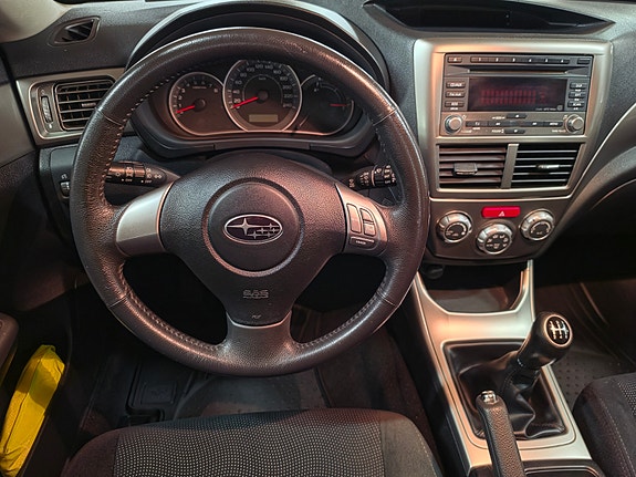Subaru Impreza 15 of 30