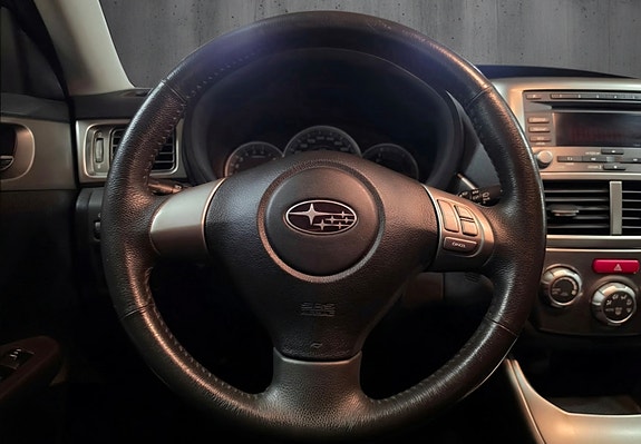Subaru Impreza 16 of 30
