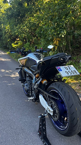 Yamaha MT-09 2 of 21