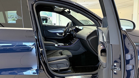 Mercedes-Benz EQC400 20 of 30