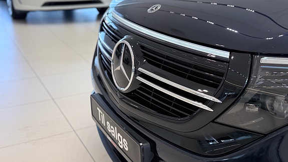 Mercedes-Benz EQC400 7 of 30