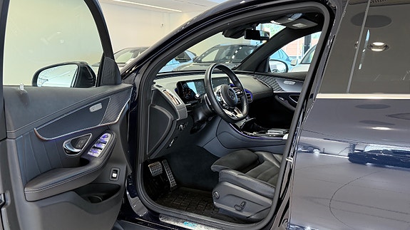 Mercedes-Benz EQC400 14 of 30