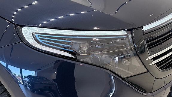 Mercedes-Benz EQC400 8 of 30