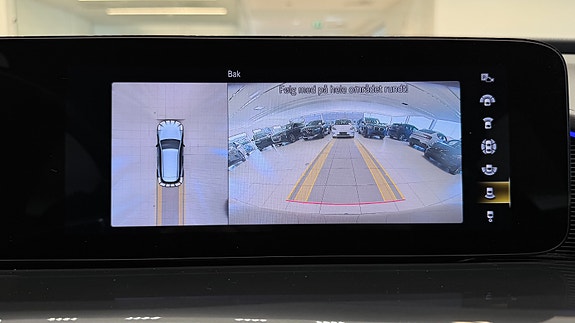 Mercedes-Benz EQC400 27 of 30