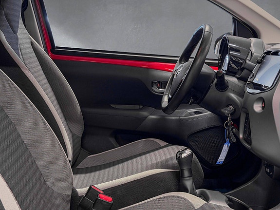 Toyota Aygo 14 of 28