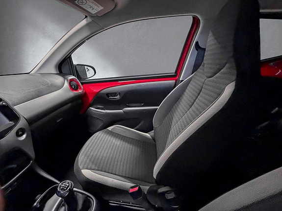 Toyota Aygo 24 of 28