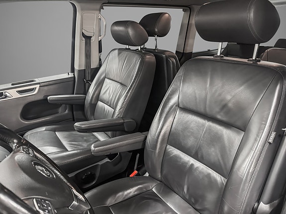Volkswagen Multivan 11 of 30