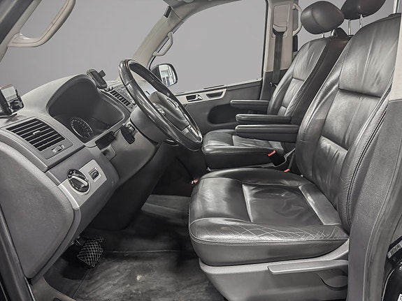 Volkswagen Multivan 10 of 30