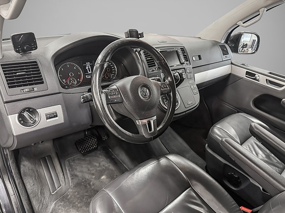 Volkswagen Multivan 12 of 30