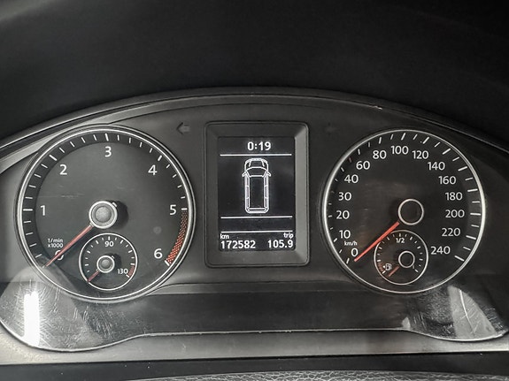 Volkswagen Multivan 15 of 30