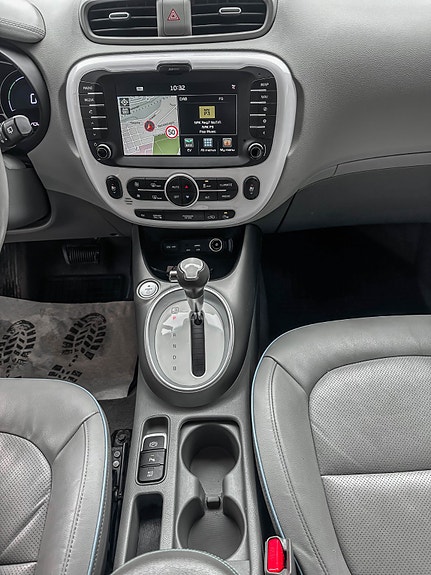 Kia e-Soul 16 of 30