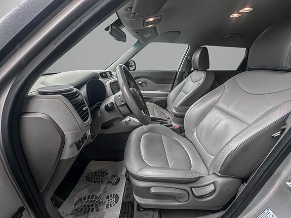Kia e-Soul 12 of 30