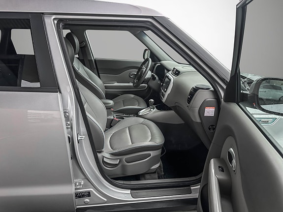Kia e-Soul 21 of 30