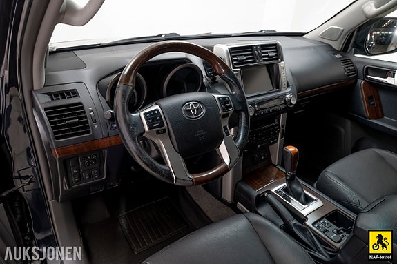 Toyota Land Cruiser 8 of 30
