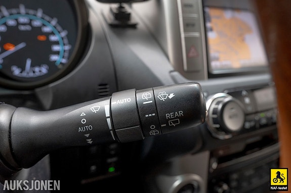 Toyota Land Cruiser 29 of 30