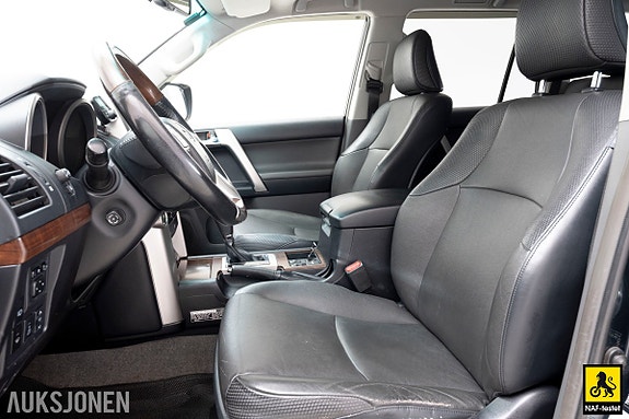 Toyota Land Cruiser 9 of 30