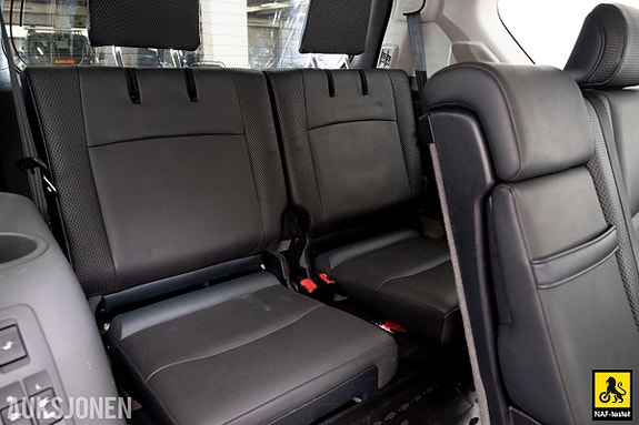 Toyota Land Cruiser 14 of 30