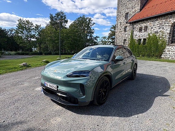 Porsche Cayenne 15 of 20