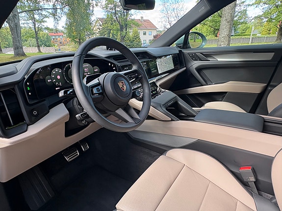 Porsche Cayenne 8 of 20
