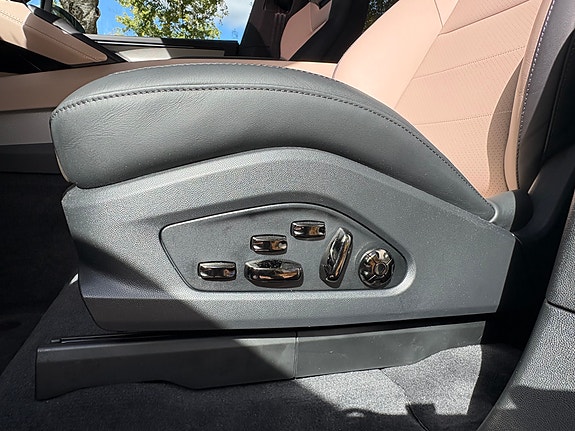 Porsche Cayenne 7 of 20