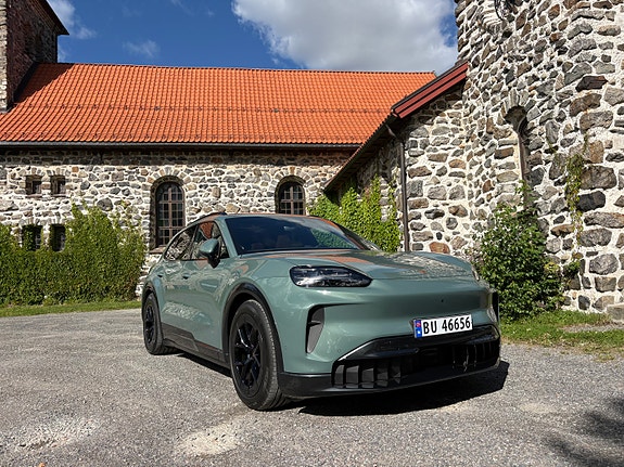 Porsche Cayenne 14 of 20