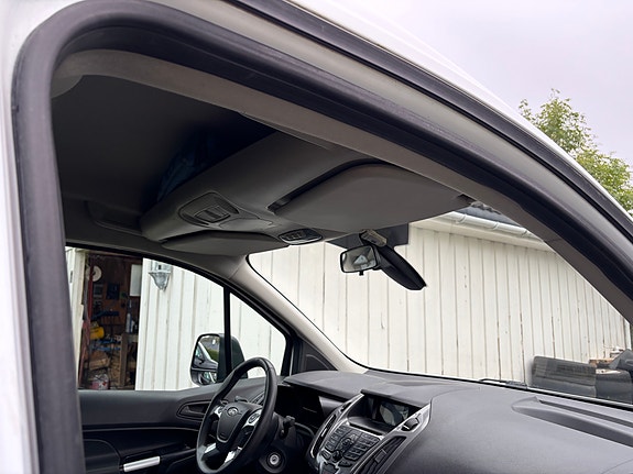 Ford Transit Connect 15 of 19