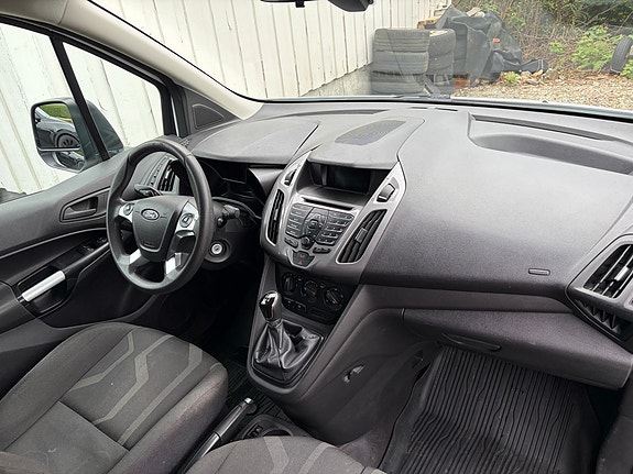 Ford Transit Connect 11 of 19