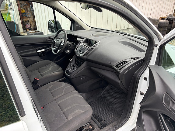 Ford Transit Connect 10 of 19