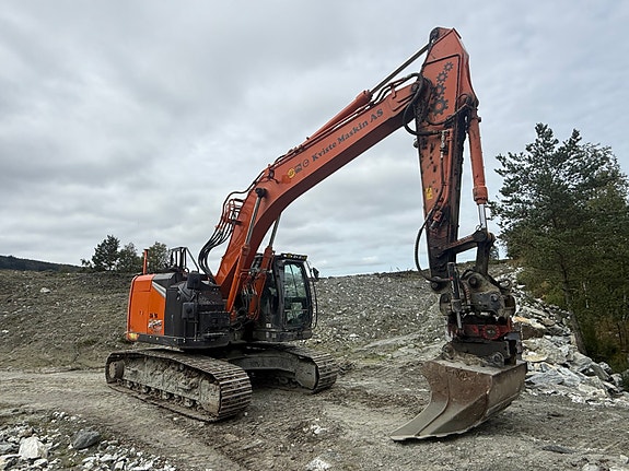 Hitachi ZX225USRLC-7 4 of 19