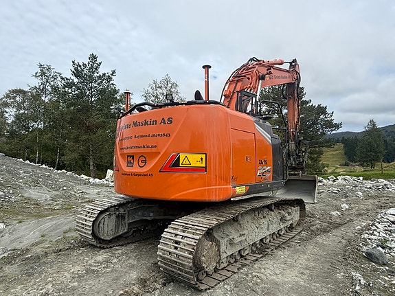 Hitachi ZX225USRLC-7 6 of 19