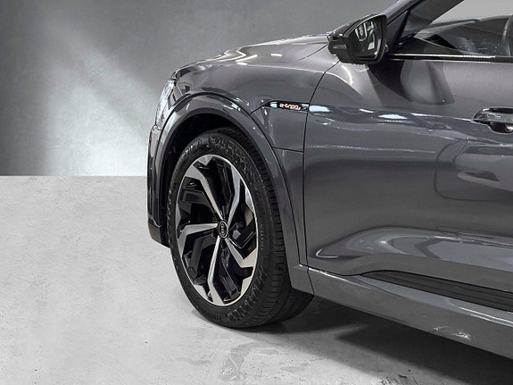 Audi e-tron Sportback 4 of 30
