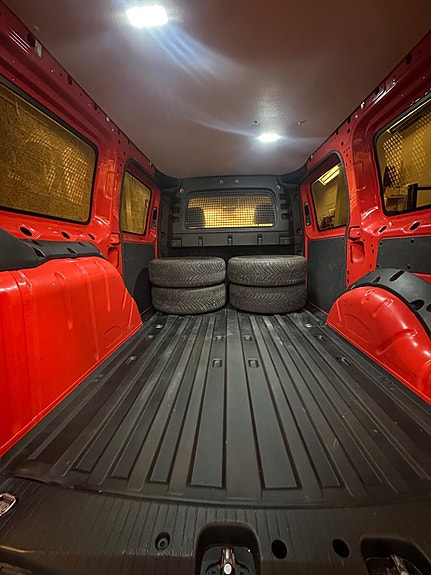 Volkswagen Caddy Maxi 25 of 30